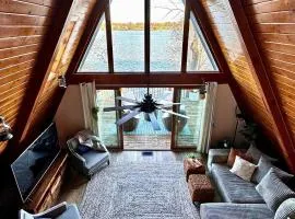 Lakefront, Water toys, Hot Tub, Swim and Boat Dock