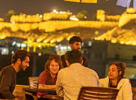 Happy Trails Jaisalmer，位于斋沙默尔的酒店