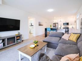 Highwood Vista Suite Near Wineries and Hiking，位于Maple Bay的酒店