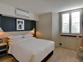 Town Lodge Bellville，位于贝尔维尔的酒店