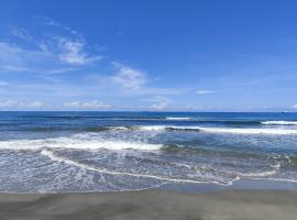 Drop by Playa Nature Hotel，位于莫龙的宠物友好酒店