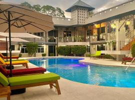 Parti Gras Hotel & Villas en Playa Potrero，位于波特雷罗的酒店