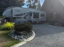 Outpost RV Accomodation Fiordland