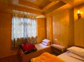 Laamten homestay，位于拉亨的酒店