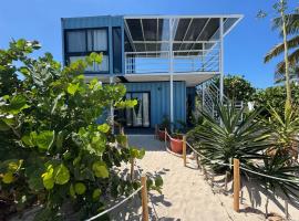 Casa Arsha Beachfront Bed & Breakfast，位于Dzidzantún的酒店