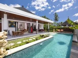 Romantic Cozy Three Bedroom Jungle View Villa in Ubud