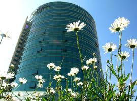 卡米诺瑞尔套房酒店，位于拉巴斯的酒店