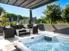 Apartments with private jacuzzi Garbin 1 and Garbin 2