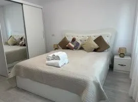 Zen Apartment