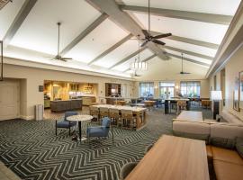 Pensacola Suites Hotel，位于彭萨科拉的酒店