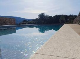 Apartment Leni，位于茨雷斯的带泳池的酒店