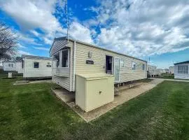 Homely Caravan With Free Wifi At Broadland Sands Park, Suffolk Ref 20002Bs