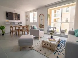 Modern apartment minutes from the beach