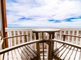 Windy Waves Top Location w Pool，位于默特尔比奇的乡村别墅