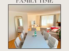 Luxury Villa 7 Room Urban Retreat 2 Baths & Free Parking，位于Kollbrunn的酒店