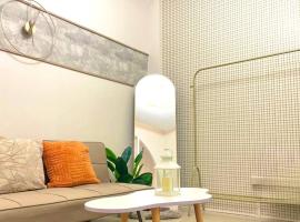 Modern Home in Pampanga with Parking - near SM Clark & Clark International Airport，位于安吉利斯的酒店