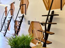 Hive Capsule Hostel，位于塔比拉兰的酒店