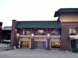 Majestic Square，位于贾姆穆的酒店