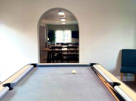 Castle Rise Accommodation，位于赫尔的酒店