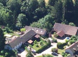 App entier，位于Sirod的酒店