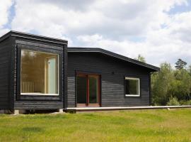 New lake view cottage with Sauna，位于Vislanda的酒店