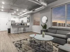 Modern 2 Bed Getaway Steps from Tropicana Field