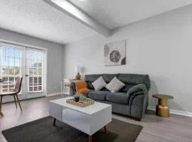 Cozy Austin Retreat Minutes to UT, Downtown & Top Attractions!