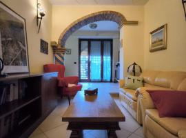 Casa Vacanze Parco Azzurro - Il tuo angolo di tranquillita' ai Castelli Romani，位于蒙特孔帕特里的酒店