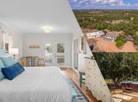 King Bed Hot Tub Kitchenette Smart TV Sunsets