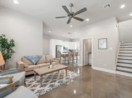 NEW Youngsville Escape KING Beds Cajun Luxury WiFi