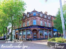 Darwin Stays - Service Accommodation in Newcastle under Lyme City Centre，位于莱姆河下游的纽卡尔斯的酒店