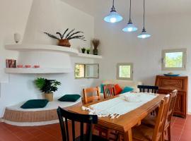 Le Residenze dei Mandorli - Appartamenti immersi nel verde della macchia mediterranea a Orosei，位于奥罗塞伊的酒店