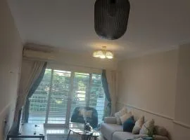شقة بحديقه خاصه