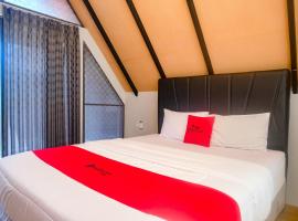 RedDoorz at Pondok Palma Villa，位于Soprayan的酒店