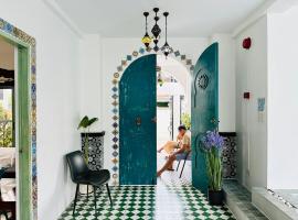 Moroccan Natural Hotspring Up to 30 guests，位于卡兰巴的酒店