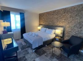 Lighthouse Hotel，位于亚历山德鲁波利斯的酒店