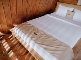 Sikunir Pondok Cabin By Travelink，位于Kejajar的酒店