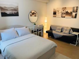 Condo unit near SM City Sta Rosa Unit 2，位于Ibaba的酒店