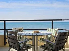 Fronte mare con parcheggio!