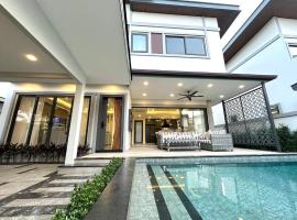 Zensiri Luxury 3BDR Pool Villa，位于芭堤雅市中心的酒店