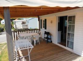 Mobil home LA BAULE 437，位于拉波勒的酒店