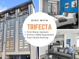 Modern Uptown 2BR Free Parking & Private Balcony