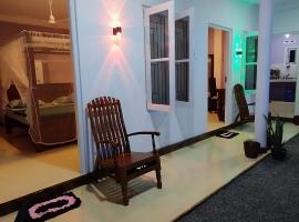 Rolling Waves Midigama East，位于米迪加马东的酒店