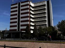 Ziyorat Luxury Hotel，位于费尔干纳的酒店