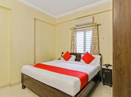 Townhouse Sri Nirvana Inn，位于Madhapur的酒店