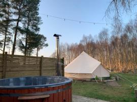 North Lodge Glamping，位于Carnwath的酒店