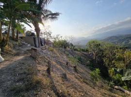 Sierra Nevada Farm Retreat - Nature, Comfort & Sustainability，位于帕洛米诺的豪华帐篷营地