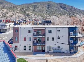 The Mayfly, Hotel Suites At Two Rivers, Salida，位于萨利达的酒店