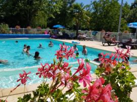 Camping LePigeonnier à Miers près du gouffre de Padirac，位于Miers的酒店
