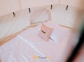 Glamping Telaga Menjer By Travelink，位于Kejajar的酒店